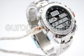 Camera with motion detector (with chain)